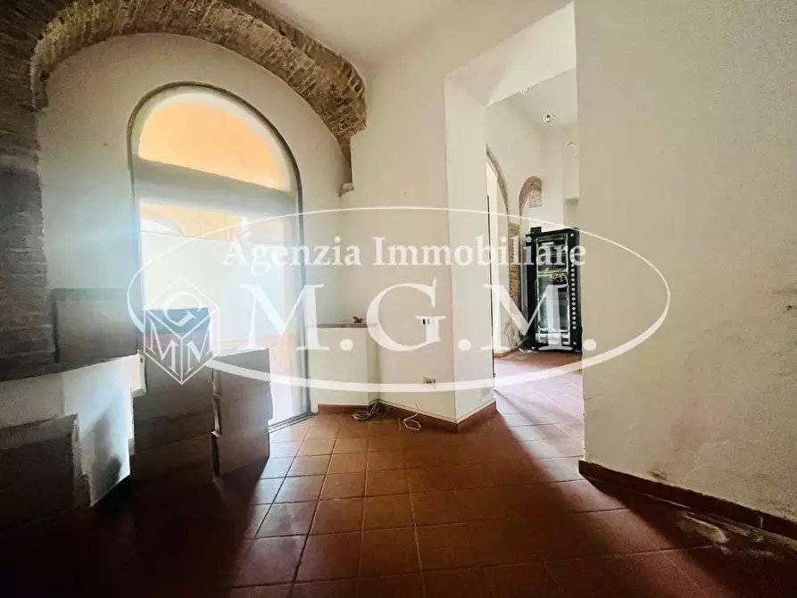 Immagine 8 di Locale commerciale in vendita  a Pisa