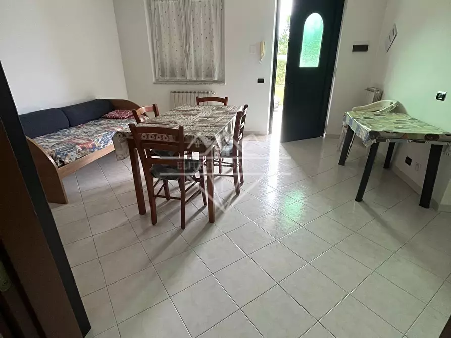 Immagine 2 di Appartamento in affitto  a Massa