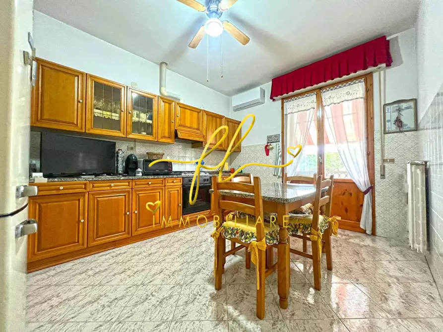 Immagine 2 di Casa bifamiliare in vendita  a Rosignano Marittimo