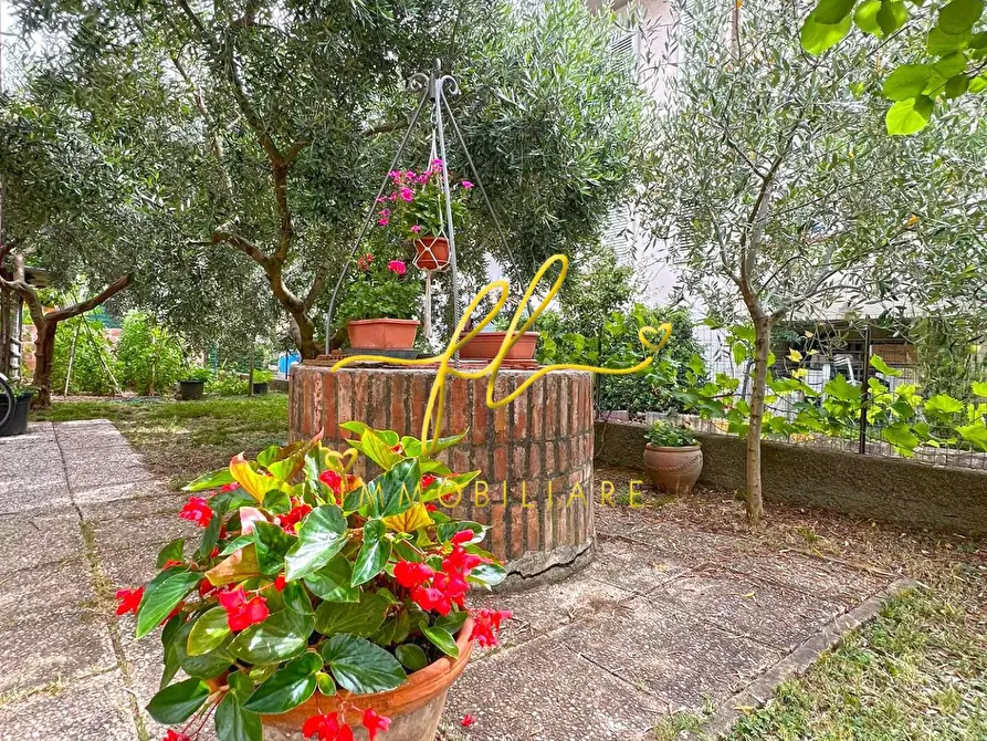 Immagine 25 di Casa bifamiliare in vendita  a Rosignano Marittimo