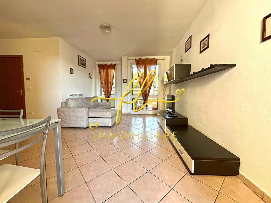 Immagine 2 di Appartamento in vendita  a Cecina