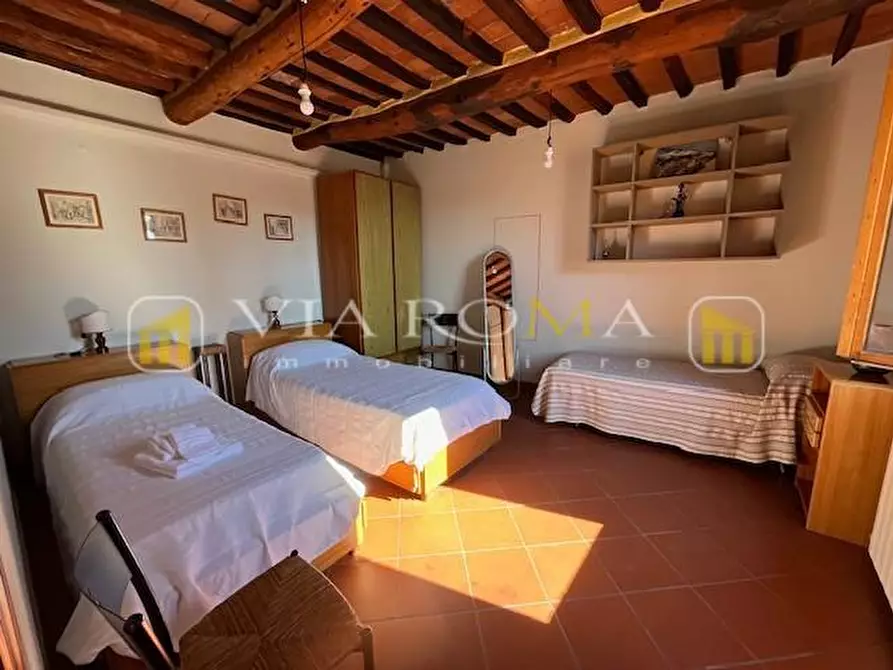 Immagine 10 di Appartamento in vendita  a Lucca