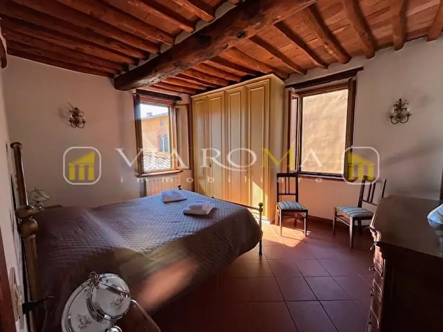 Immagine 9 di Appartamento in vendita  a Lucca