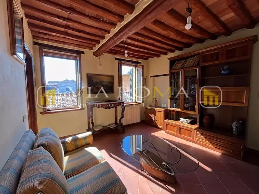 Immagine 4 di Appartamento in vendita  a Lucca