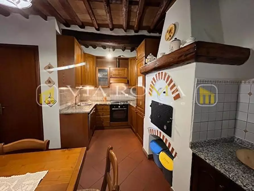 Immagine 6 di Appartamento in vendita  a Lucca