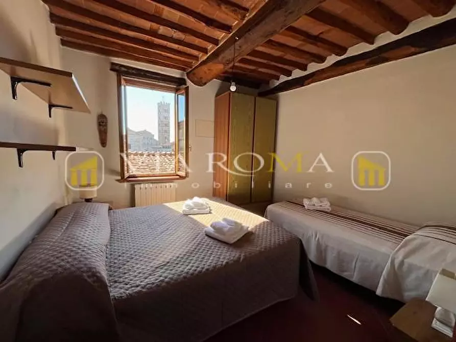 Immagine 8 di Appartamento in vendita  a Lucca