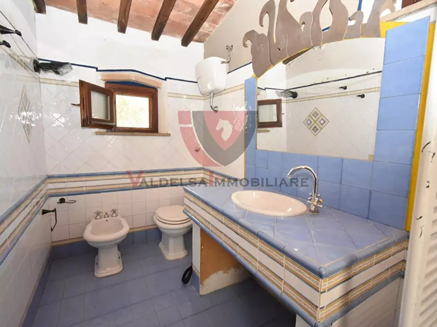 Immagine 19 di Appartamento in vendita  a Colle Di Val D'elsa