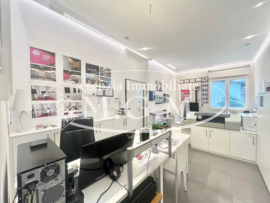 Immagine 8 di Ufficio in affitto  a Pontedera