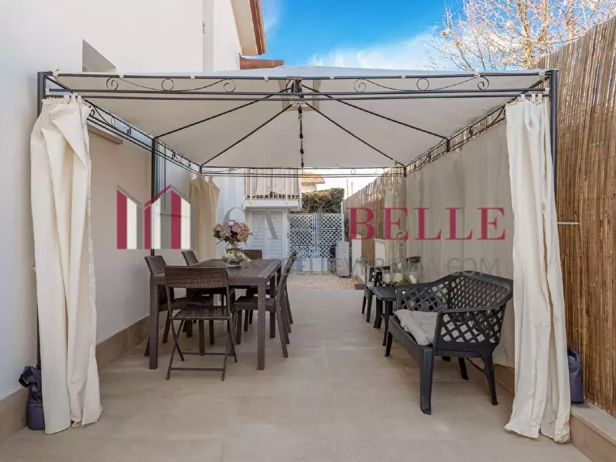 Immagine 2 di Appartamento in affitto  a Forte Dei Marmi