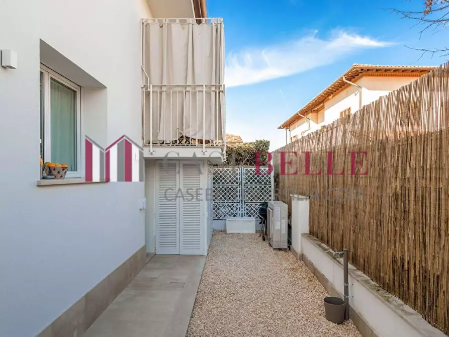 Immagine 28 di Appartamento in affitto  a Forte Dei Marmi