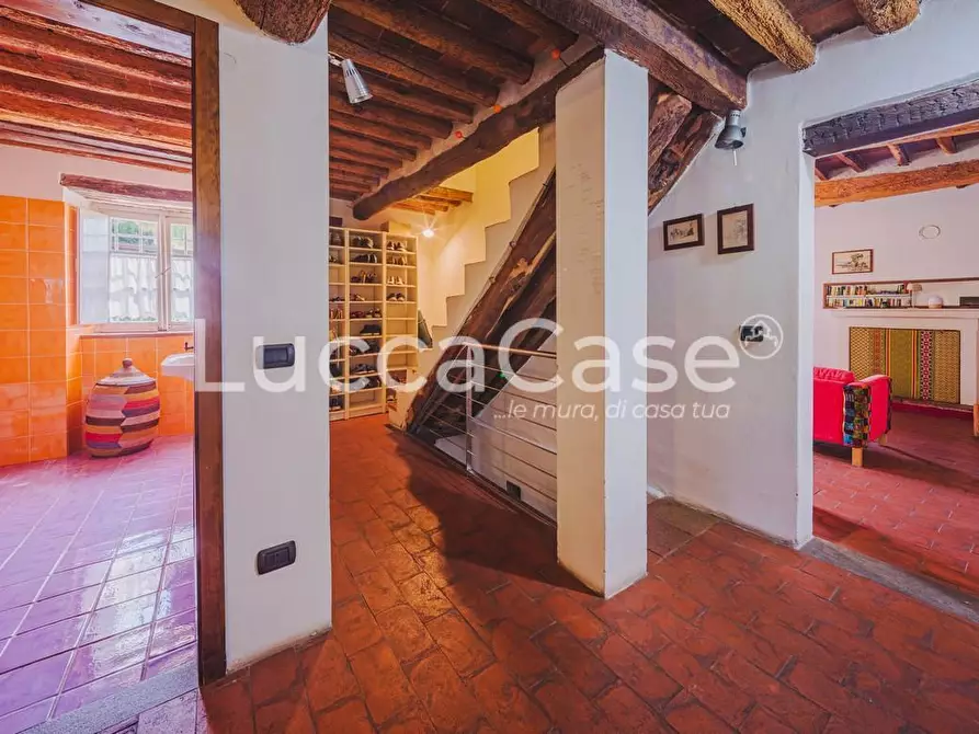 Immagine 14 di Villa in vendita  a Lucca