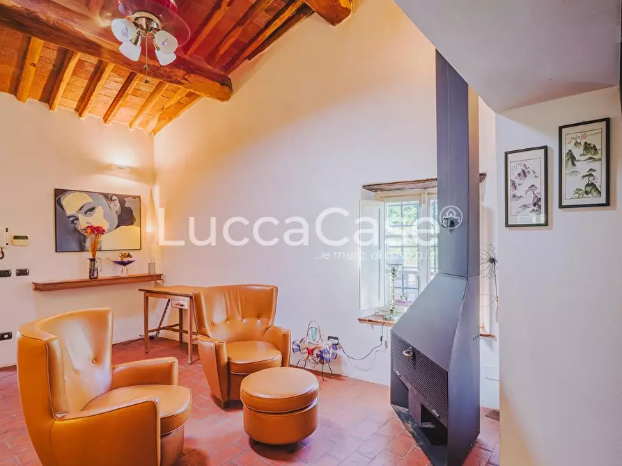 Immagine 5 di Villa in vendita  a Lucca