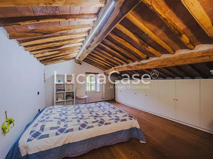 Immagine 15 di Villa in vendita  a Lucca