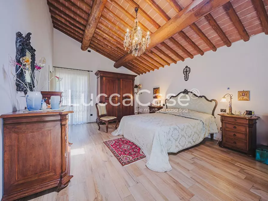 Immagine 26 di Villa in vendita  a Lucca