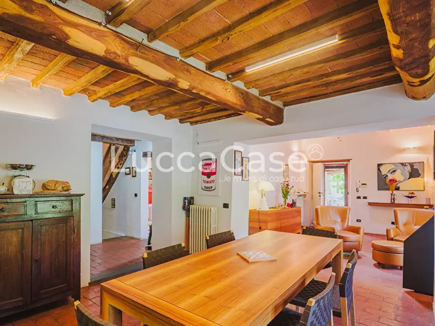 Immagine 9 di Villa in vendita  a Lucca