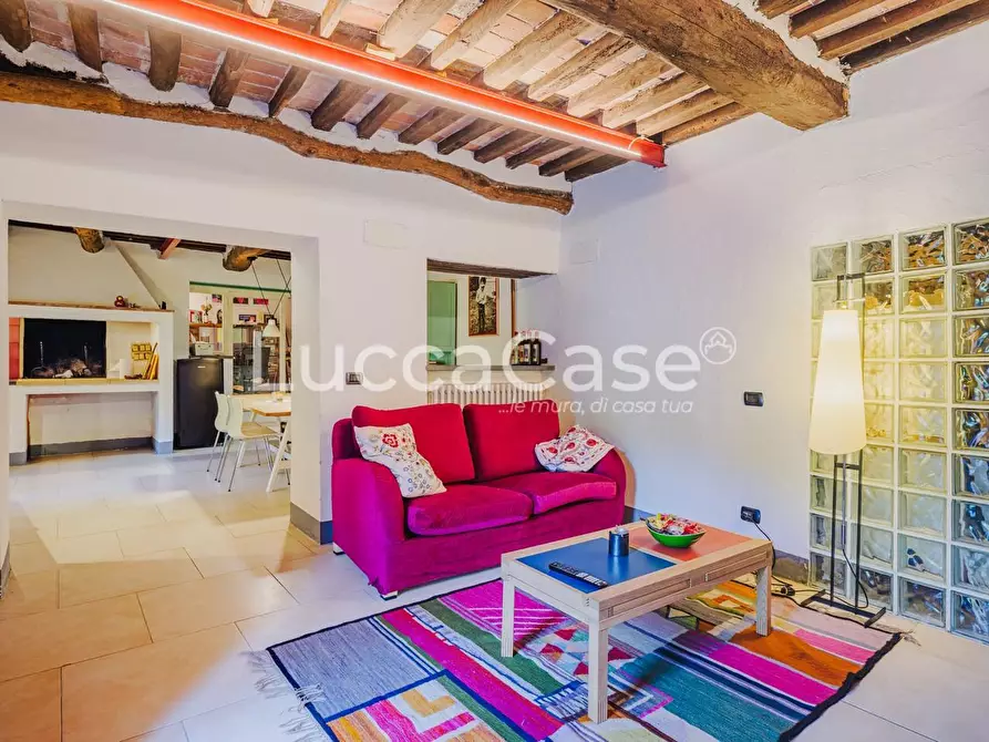 Immagine 17 di Villa in vendita  a Lucca