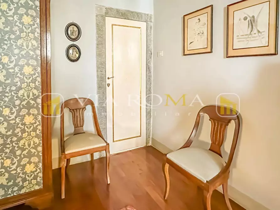 Immagine 15 di Appartamento in vendita  a Lucca