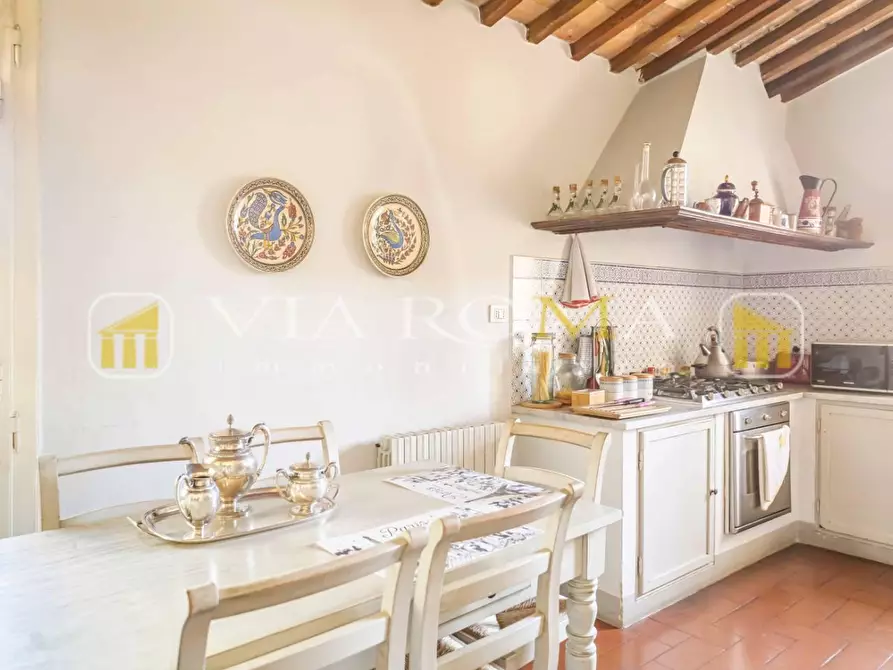 Immagine 27 di Appartamento in vendita  a Lucca