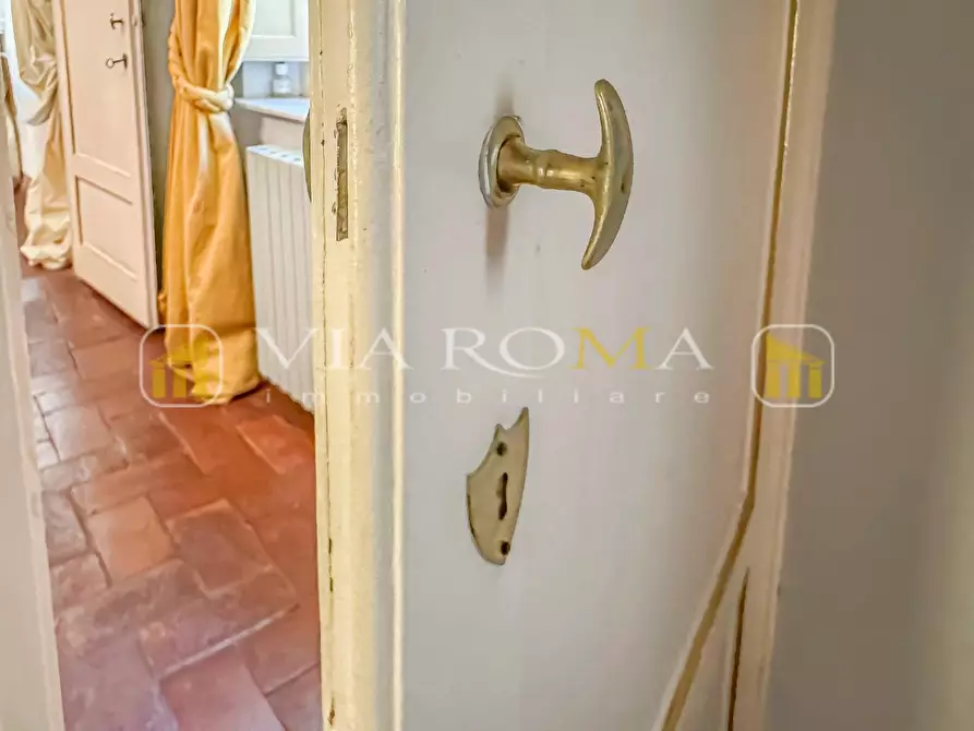 Immagine 17 di Appartamento in vendita  a Lucca
