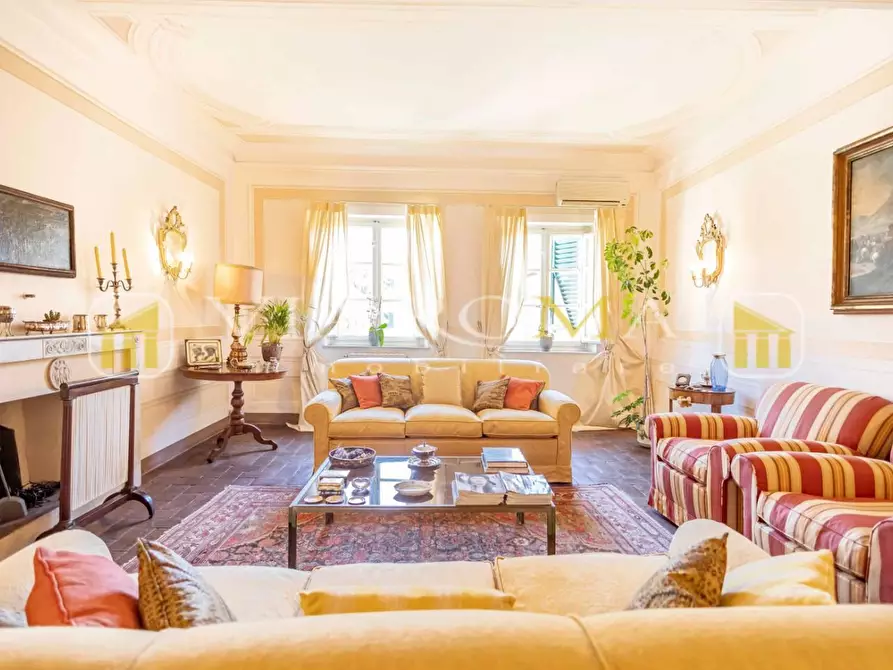 Immagine 2 di Appartamento in vendita  a Lucca