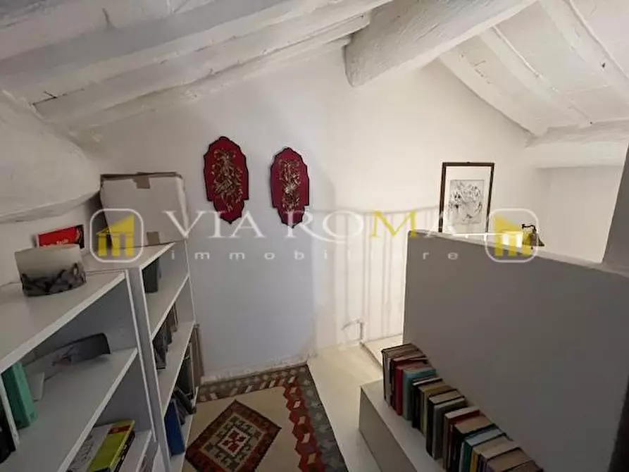 Immagine 30 di Appartamento in vendita  a Lucca