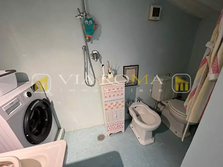 Immagine 35 di Appartamento in vendita  a Lucca