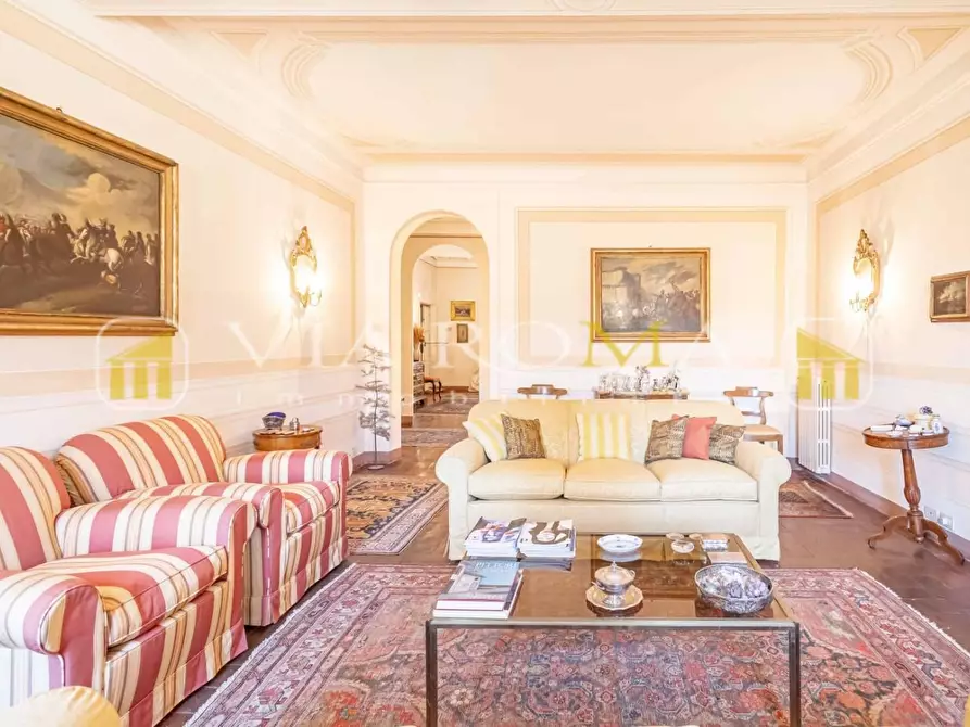 Immagine 7 di Appartamento in vendita  a Lucca