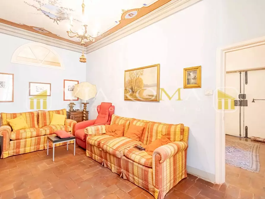 Immagine 19 di Appartamento in vendita  a Lucca