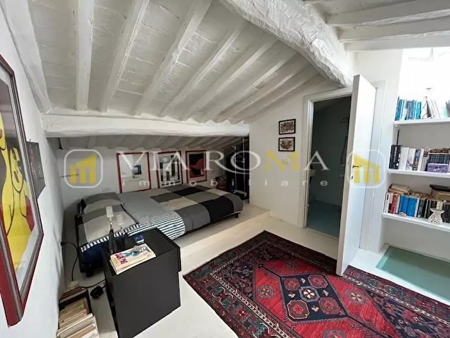 Immagine 34 di Appartamento in vendita  a Lucca
