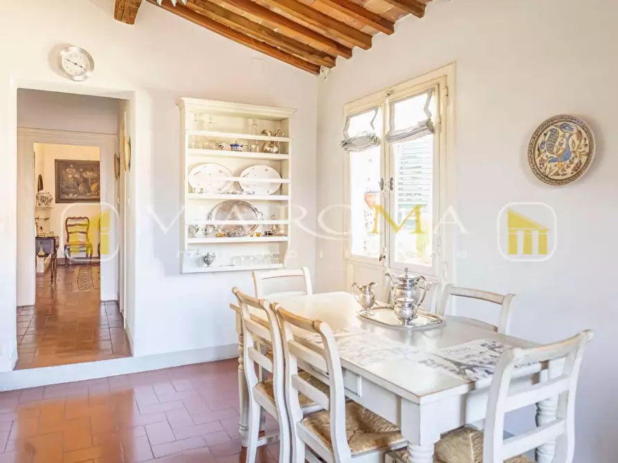 Immagine 25 di Appartamento in vendita  a Lucca