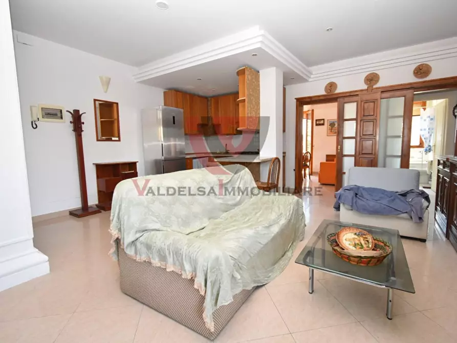 Immagine 10 di Appartamento in vendita  a Colle Di Val D'elsa