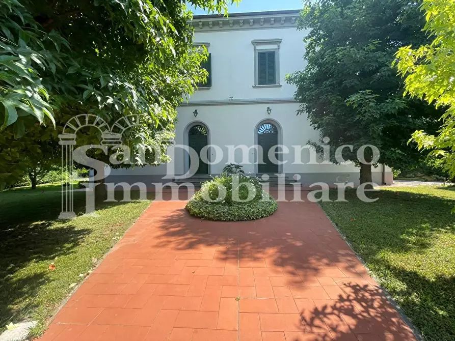 Immagine 60 di Villa in vendita  a Pisa