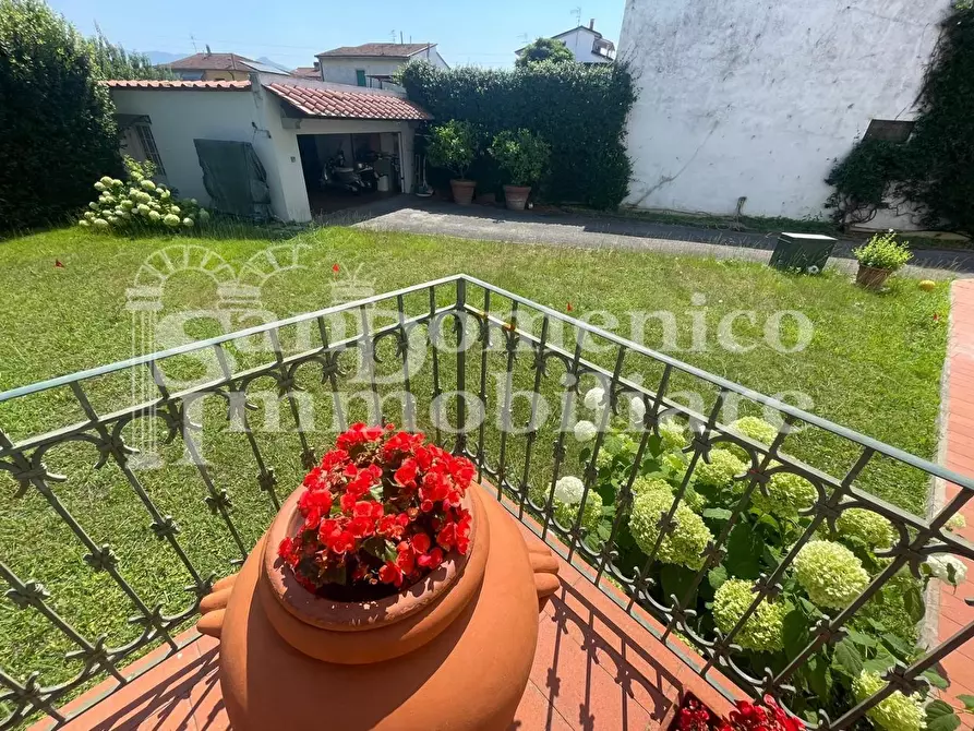 Immagine 63 di Villa in vendita  a Pisa