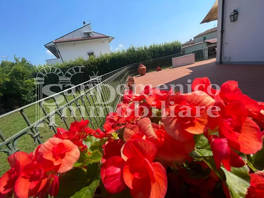 Immagine 70 di Villa in vendita  a Pisa