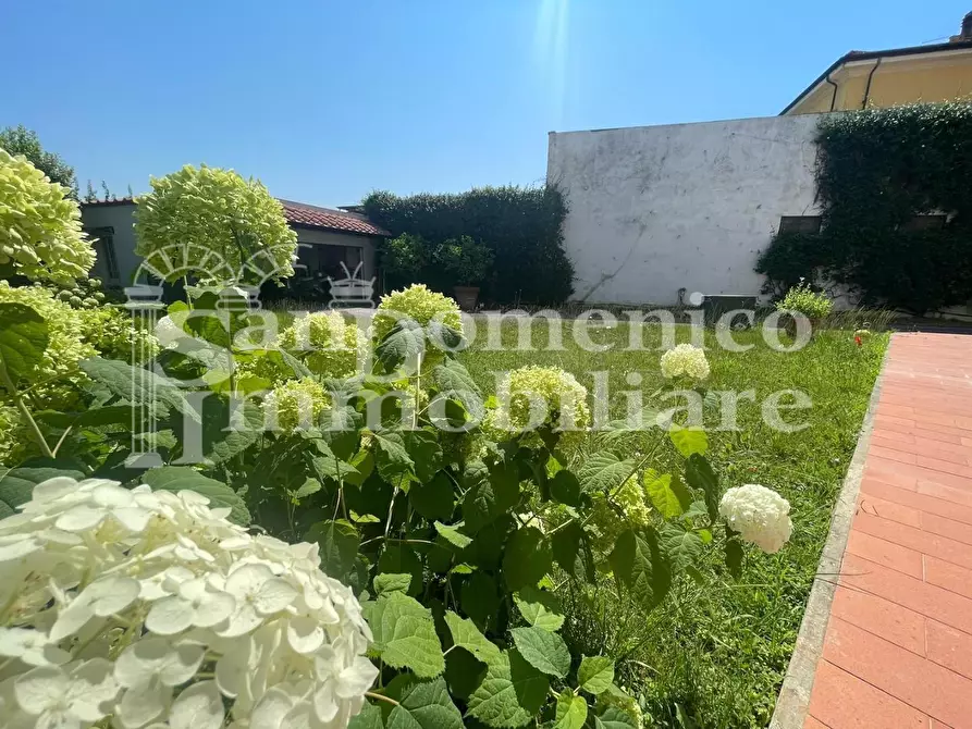 Immagine 79 di Villa in vendita  a Pisa