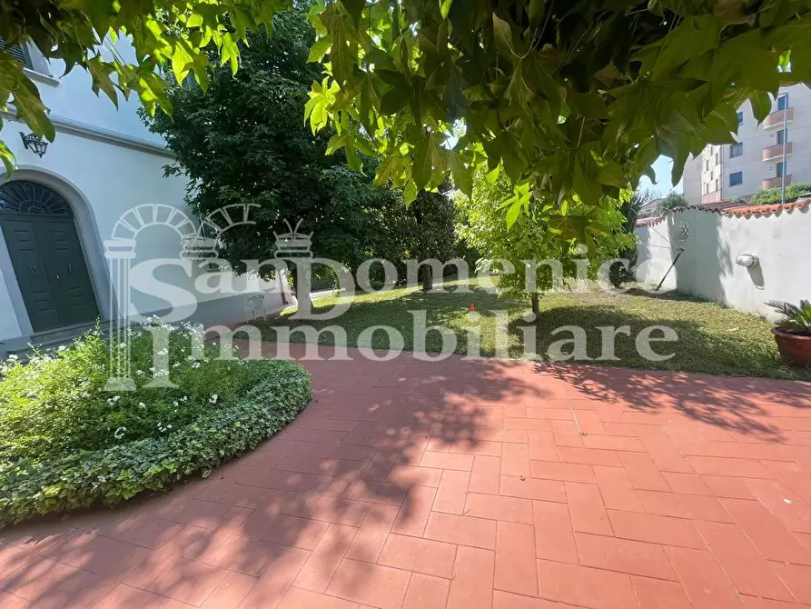 Immagine 57 di Villa in vendita  a Pisa