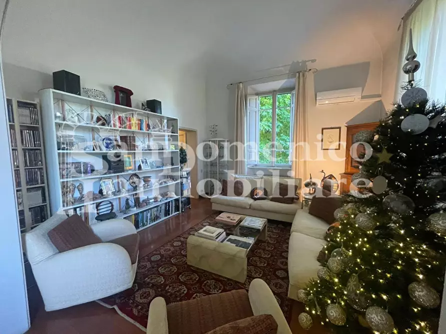 Immagine 6 di Villa in vendita  a Pisa
