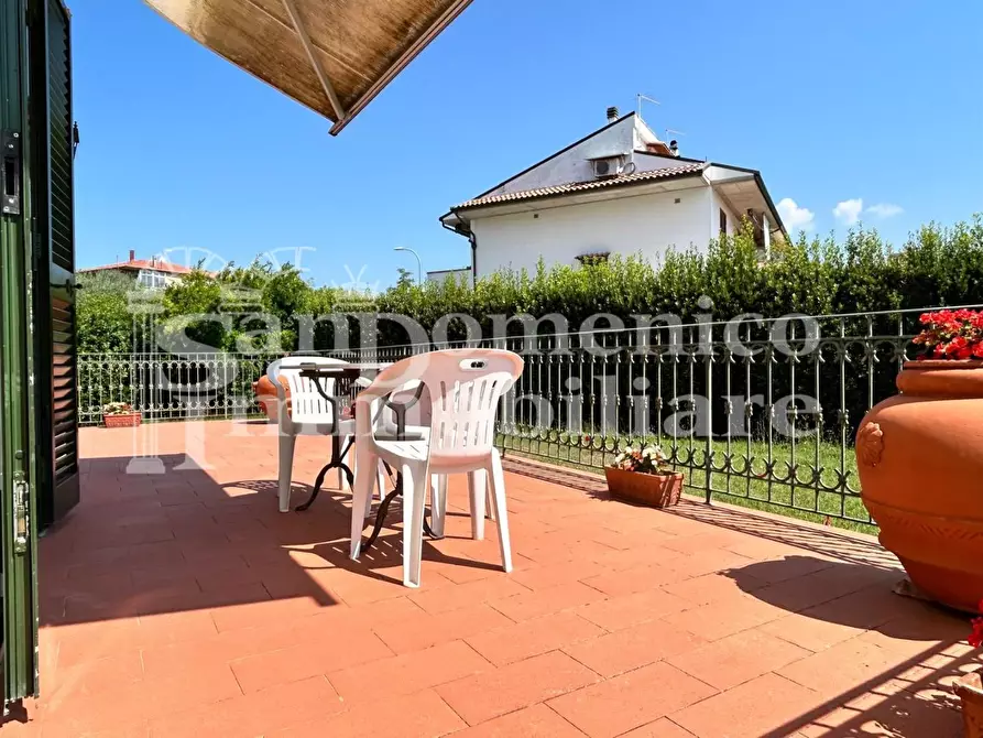 Immagine 49 di Villa in vendita  a Pisa