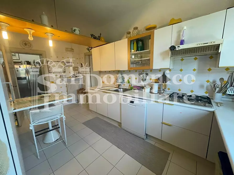 Immagine 17 di Villa in vendita  a Pisa