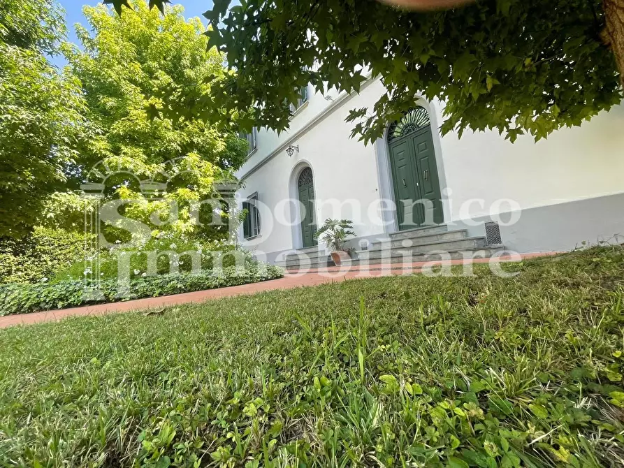 Immagine 50 di Villa in vendita  a Pisa