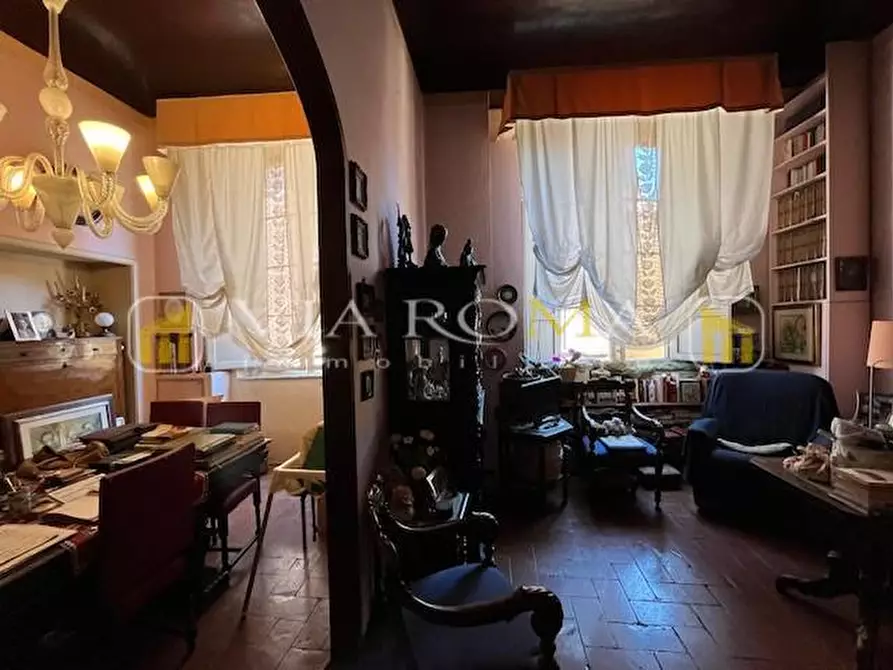 Immagine 13 di Appartamento in vendita  a Lucca