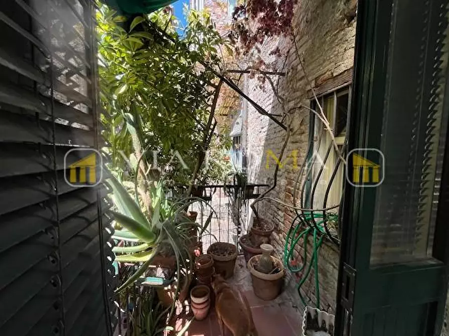 Immagine 24 di Appartamento in vendita  a Lucca