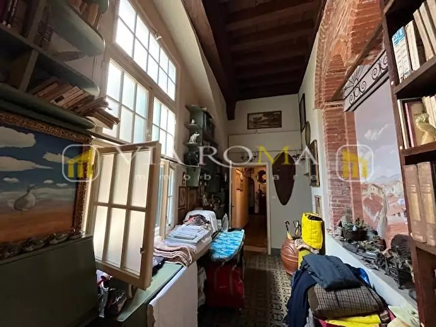 Immagine 15 di Appartamento in vendita  a Lucca
