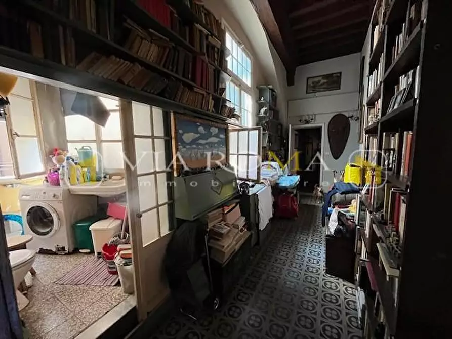 Immagine 20 di Appartamento in vendita  a Lucca