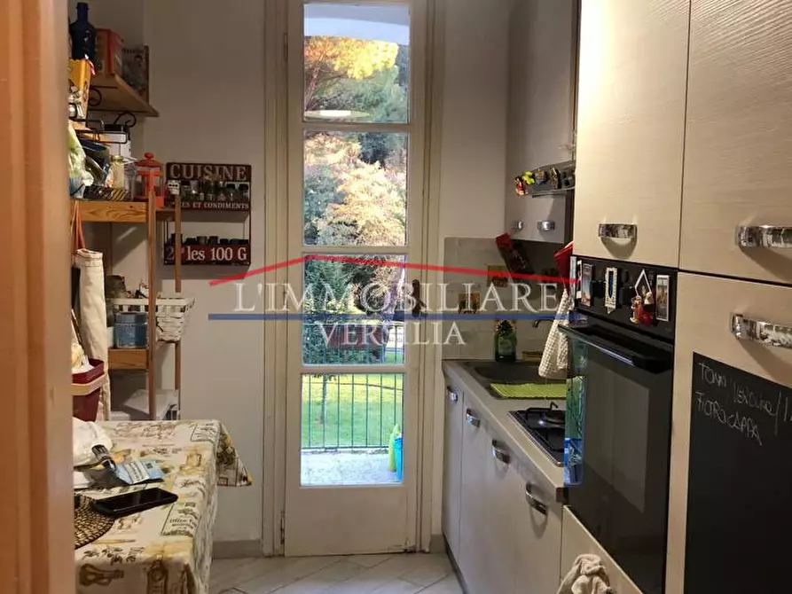 Immagine 6 di Appartamento in vendita  a Montignoso