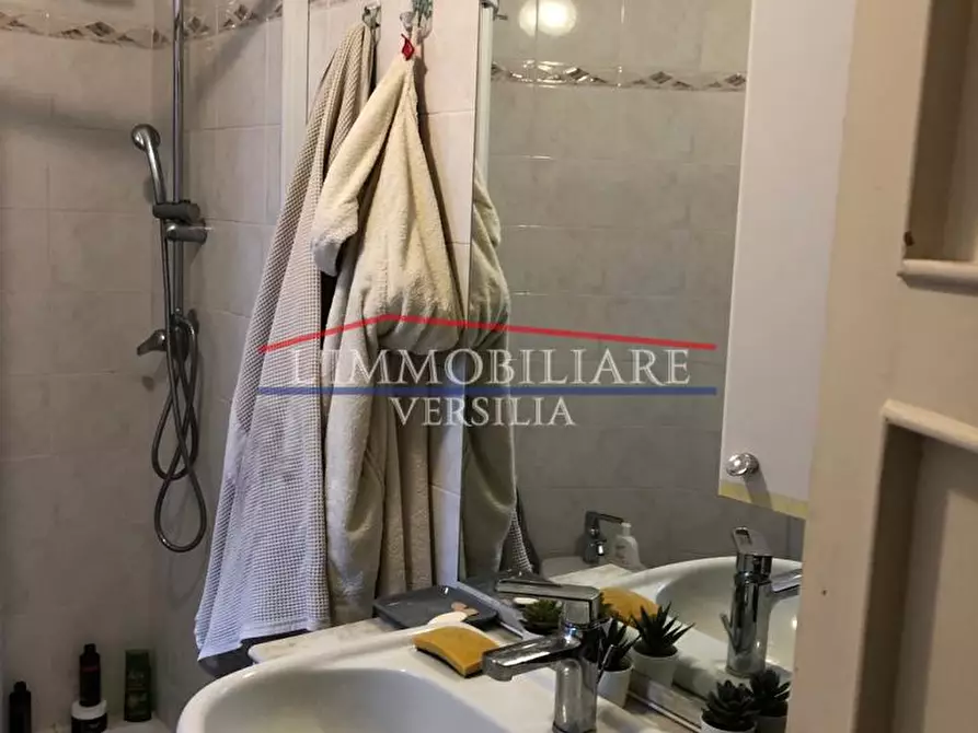 Immagine 15 di Appartamento in vendita  a Montignoso