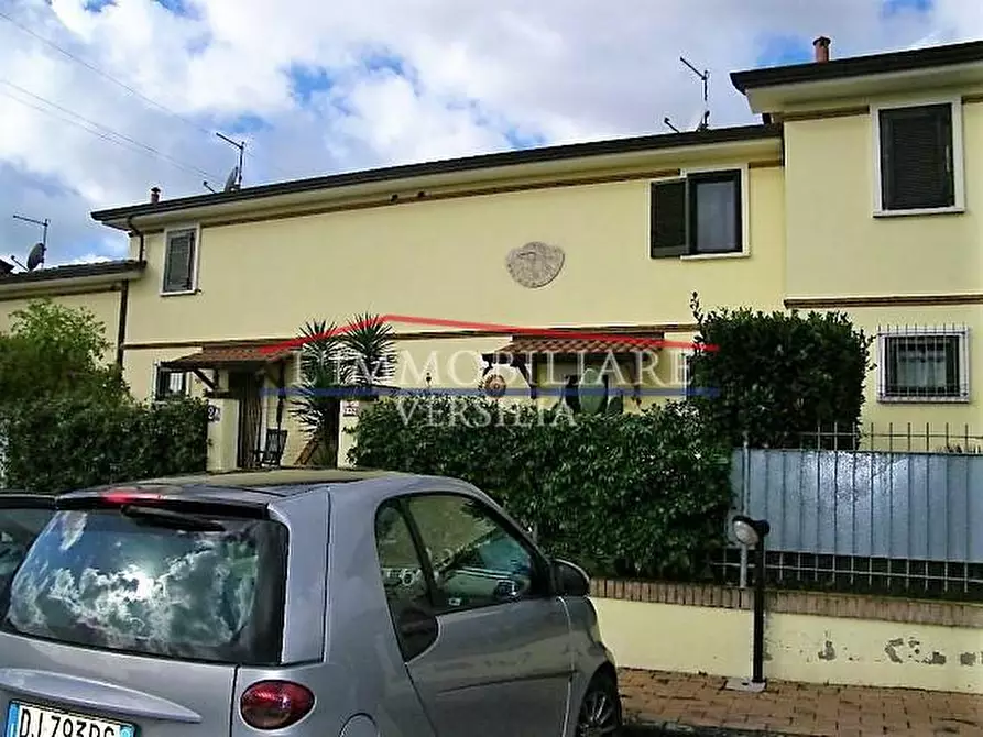 Immagine 19 di Casa semindipendente in vendita  a Massa