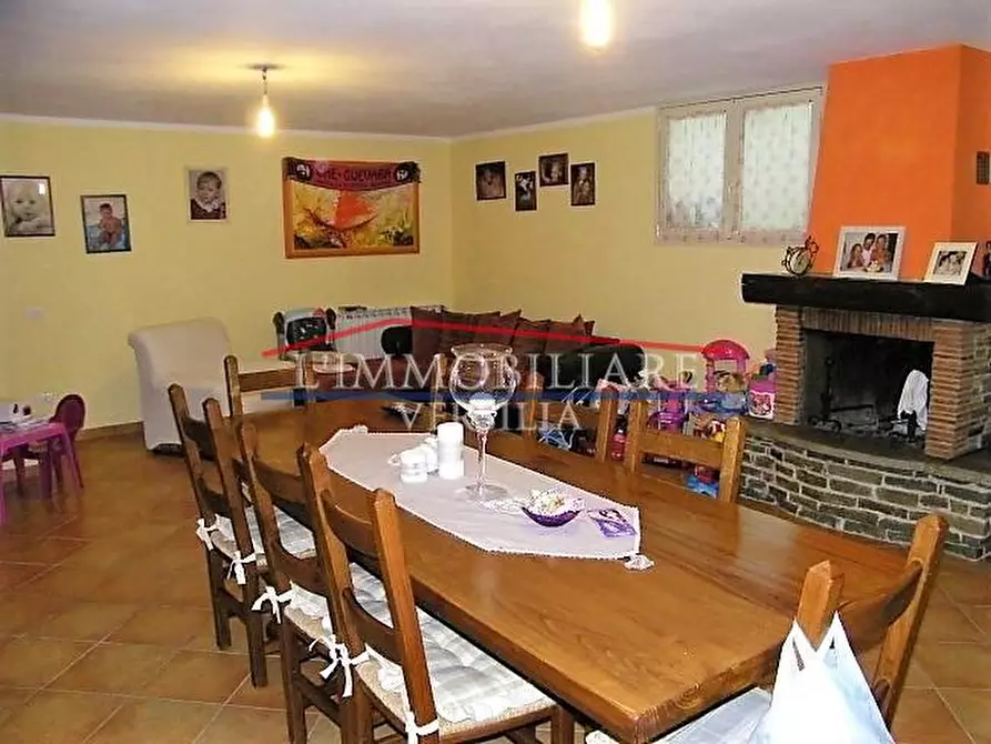 Immagine 14 di Casa semindipendente in vendita  a Massa