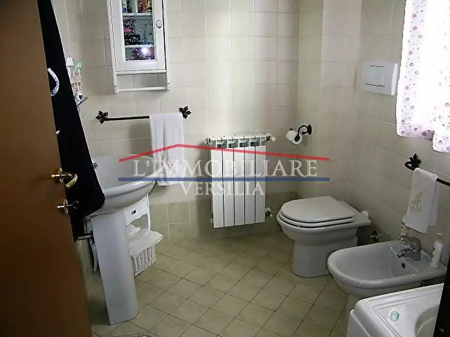 Immagine 9 di Casa semindipendente in vendita  a Massa