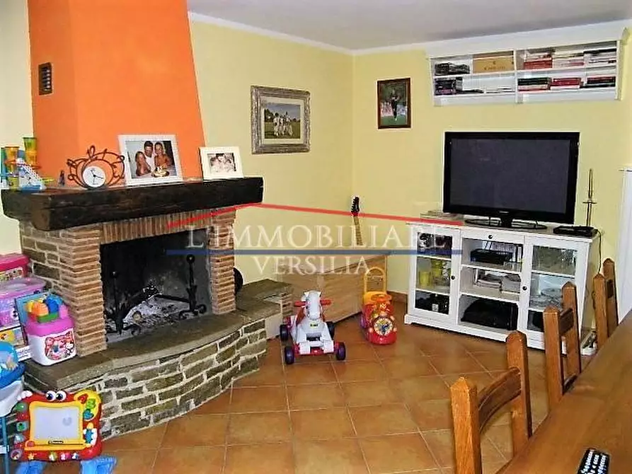 Immagine 15 di Casa semindipendente in vendita  a Massa